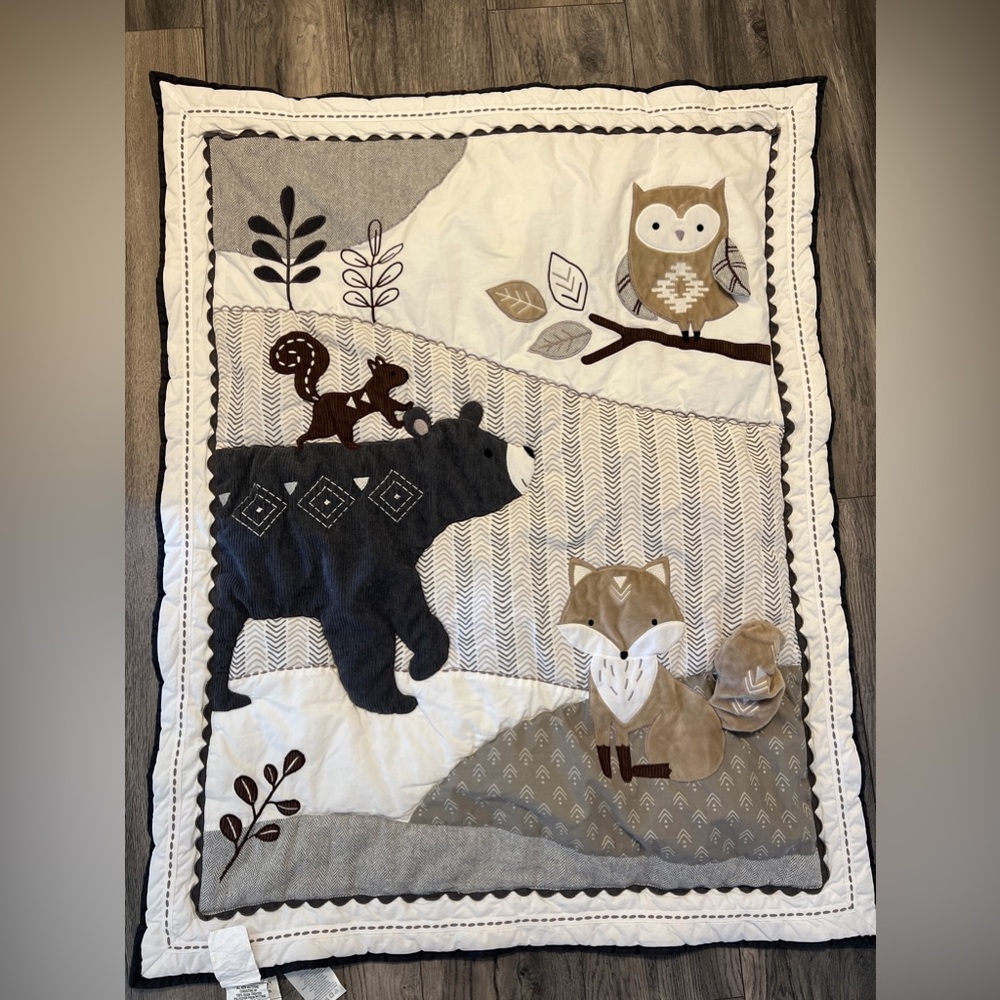 Lambs & Ivy Woodland Animals Baby Quilt - Gray and Brown - Picture 2 of 3